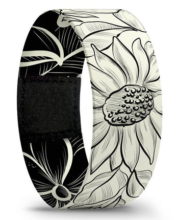 Bambola Gives Flowers Polsband