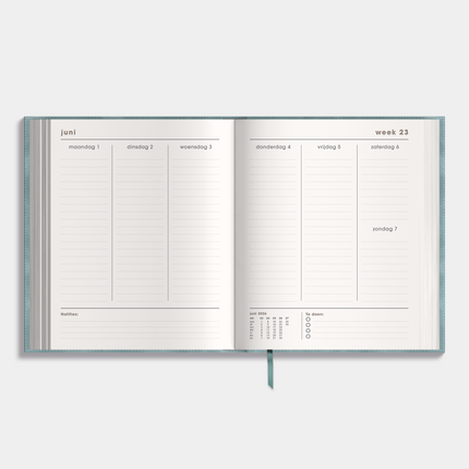 De Hobbit Luxe weekplanner 2026-2027 A5+ met suède-look