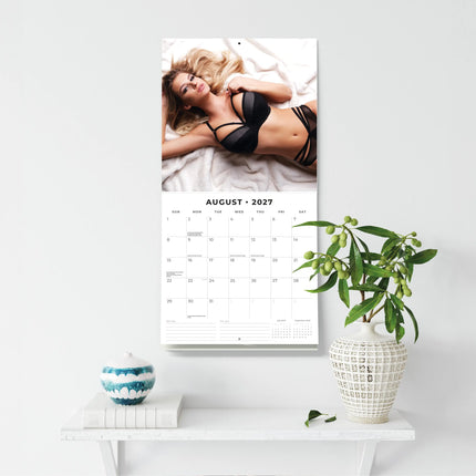Red Robin Erotische Lingerie Kalender 2027